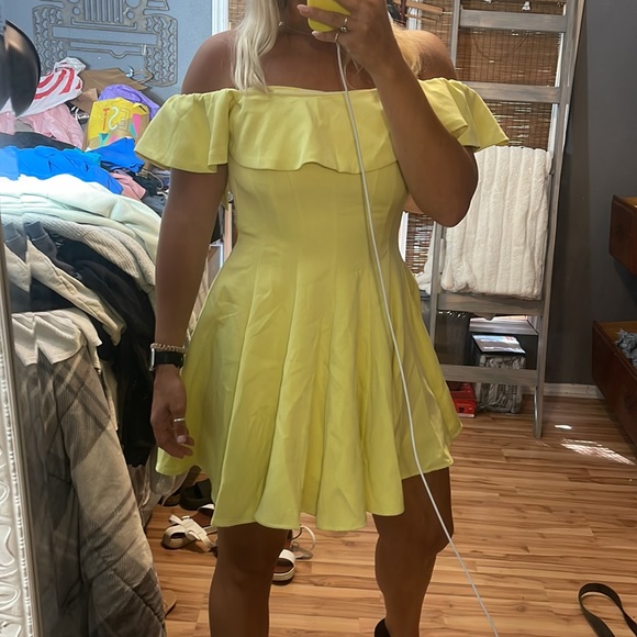 Yellow off the shoulder dress NWT - Picture 3 of 3